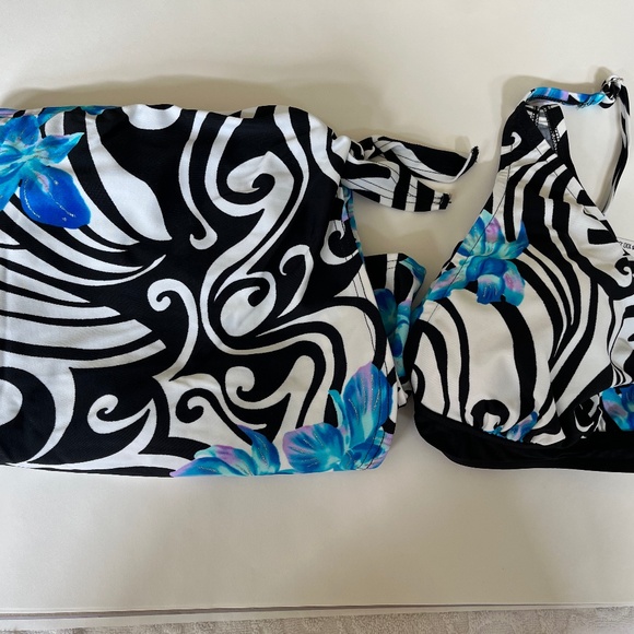 Gottex Two Piece Halter Swimsuit, Size 16 - Picture 1 of 13